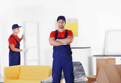 Secure temporary storage space in Hammersmith for household belongings